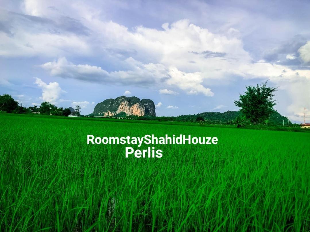 Roomstay Shahid Hou'Ze Kangar Exterior foto